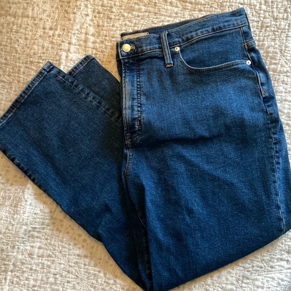 Madewell Perfect Vintage Straight Jean: InstaCozy Edition size 33 but run large - Picture 2 of 11
